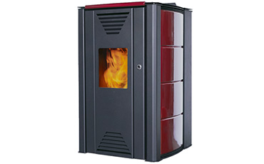 kamini-na-peleti-interio